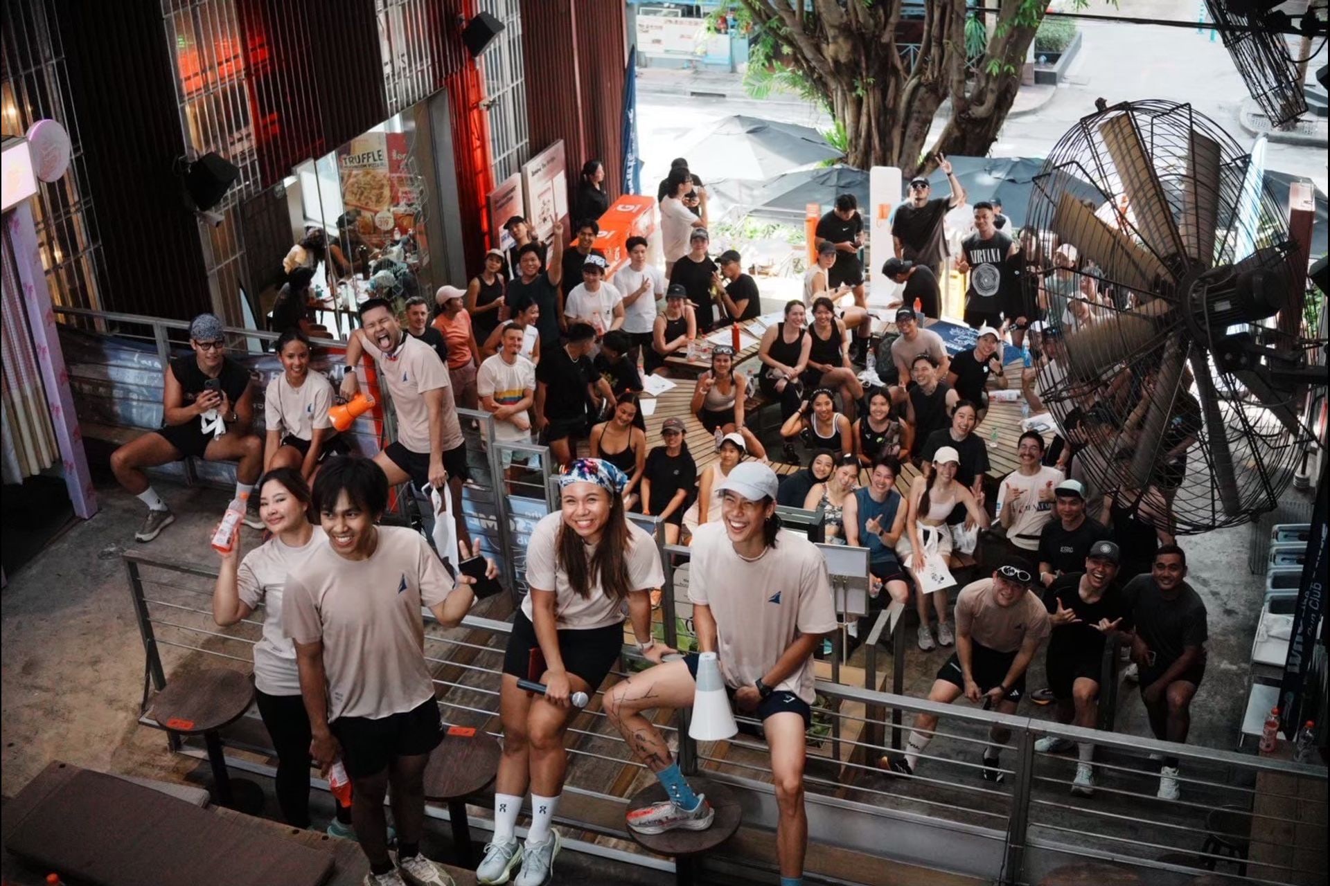 Milesup run club crew picture