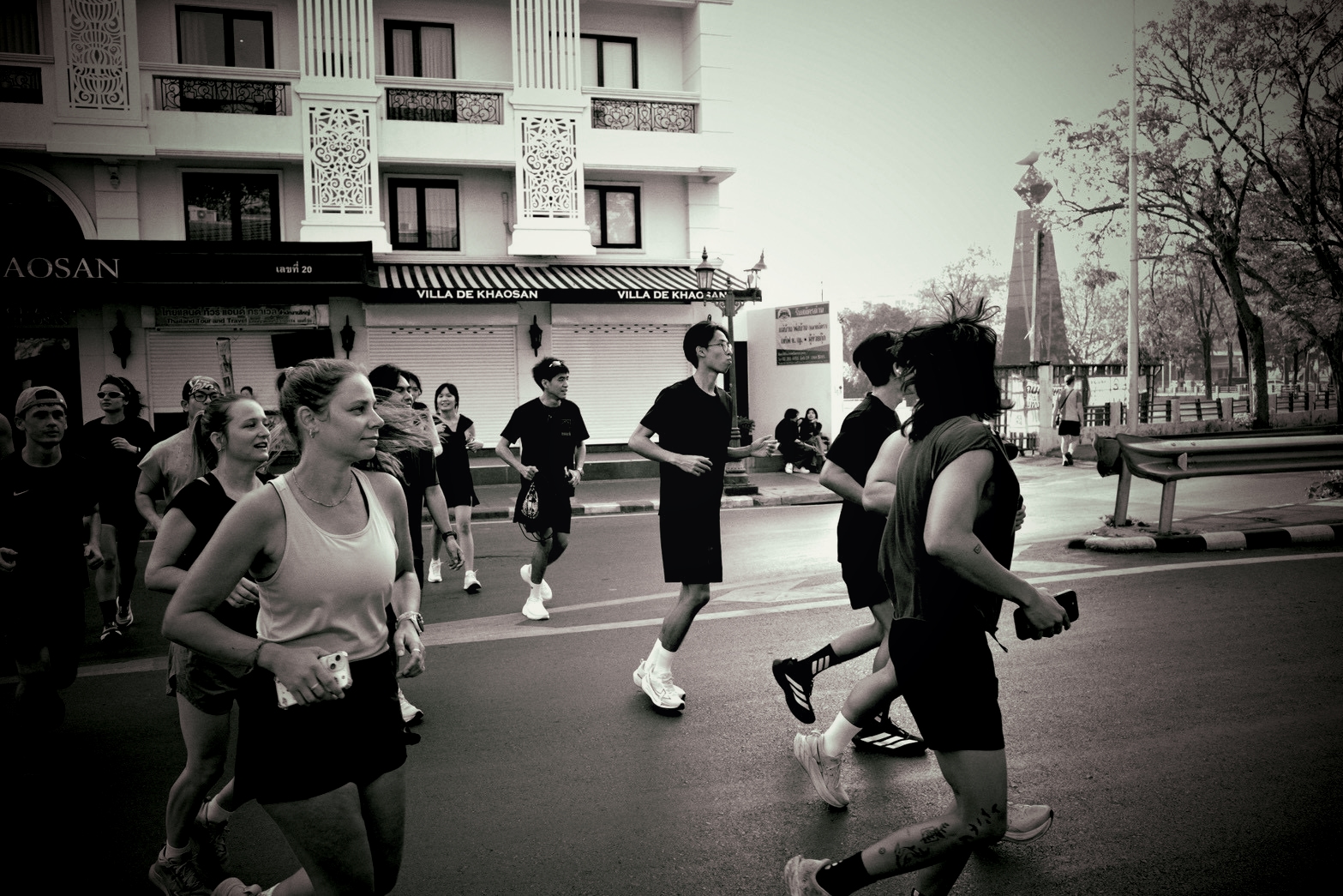 Milesup run club crew picture